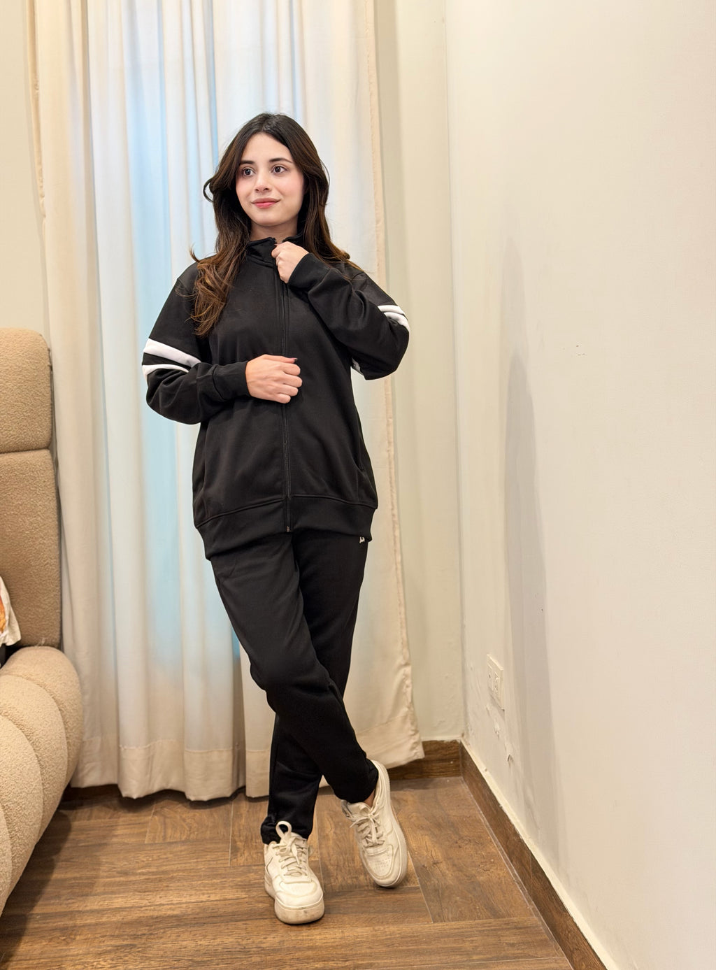 W-Contrast Band Zipper Tracksuit