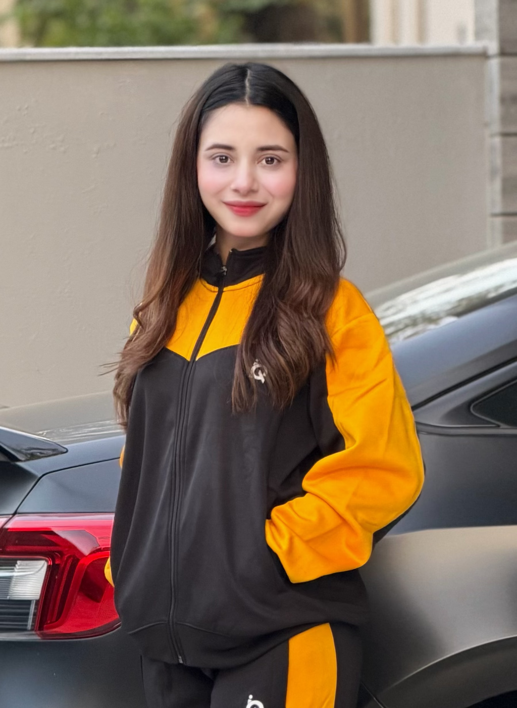 W-Golden Stride Zipper